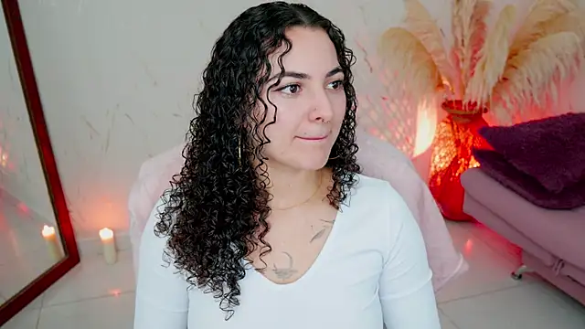 Snapshot of merida_bell18 chatting on 05/18/26, 03:07 merida bell18 online show from 05/18/26, 03:07