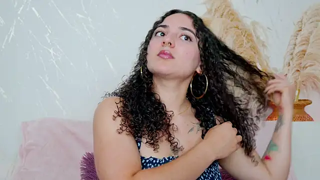 Snapshot of merida_bell18 chatting on 06/15/26, 12:46 merida bell18 online show from 06/15/26, 12:46