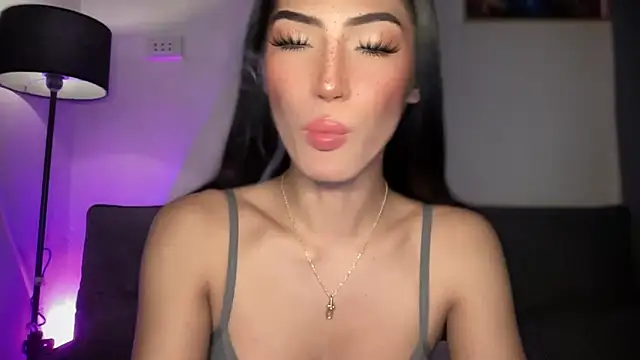 Bella Gordon online show from 11/22/25, 11:48