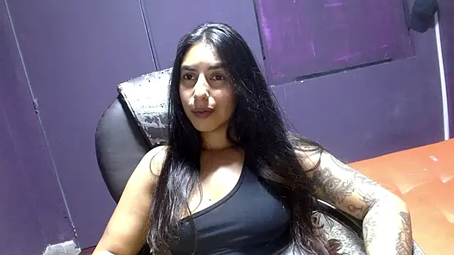 Snapshot of Desipleasure chatting on 01/16/25, 02:41 Desipleasure online show from 01/16/25, 02:41