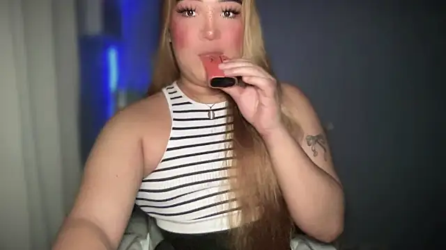 Snapshot of MissCataleyaxxx chatting on 09/16/25, 02:12 MissCataleyaxxx online show from 09/16/25, 02:12