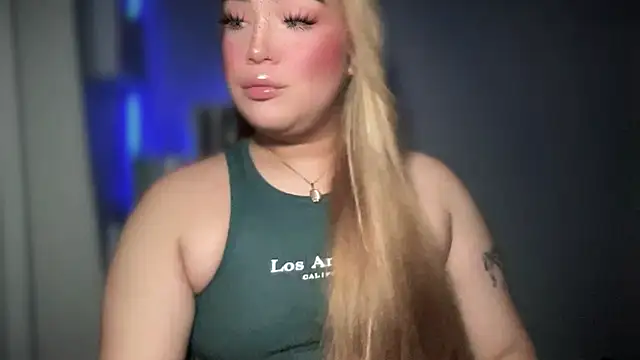 Snapshot of MissCataleyaxxx chatting on 09/20/25, 12:44 MissCataleyaxxx online show from 09/20/25, 12:44