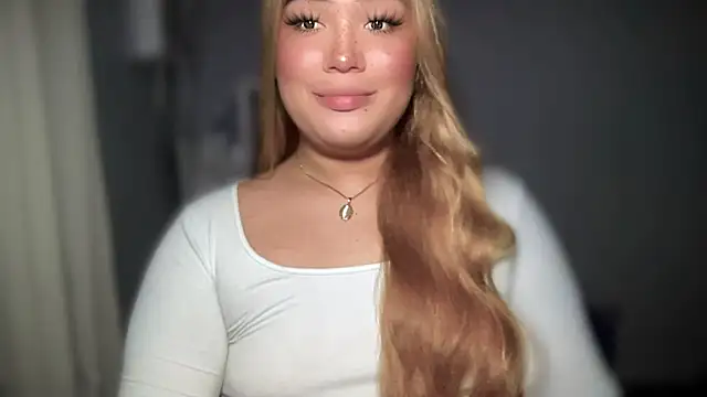 Snapshot of MissCataleyaxxx chatting on 09/21/25, 05:20 MissCataleyaxxx online show from 09/21/25, 05:20