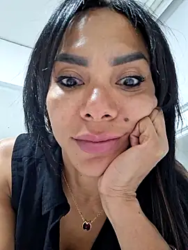 Doll Loren online show from 10/10/25, 03:49