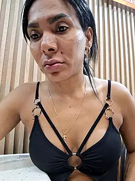 Snapshot of Doll_Loren chatting on 07/17/26, 02:51 Doll Loren online show from 07/17/26, 02:51