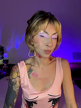 Cinamoonn online show from 10/11/25, 06:50