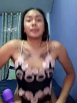 Snapshot of lady_kim_boner chatting on 05/27/26, 03:47 lady kim boner online show from 05/27/26, 03:47