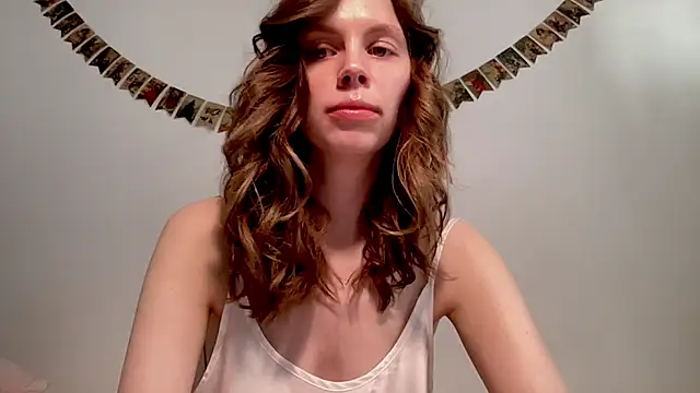 Nikki Mimimi online show from 02/05/25, 10:08