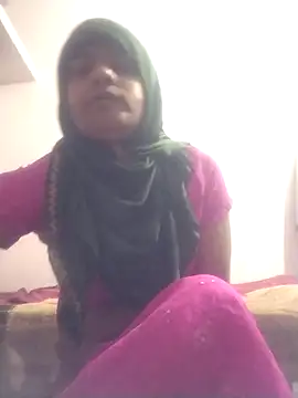 Snapshot of sonalicrossy chatting on 05/08/26, 10:31 sonalicrossy online show from 05/08/26, 10:31