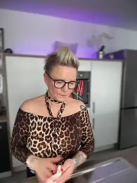 German Milf online show from 02/18/25, 02:06