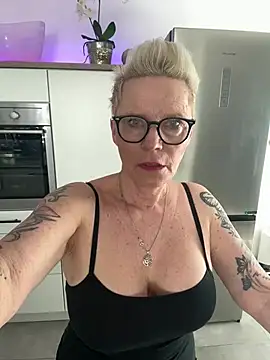 German Milf online show from 03/19/25, 09:28