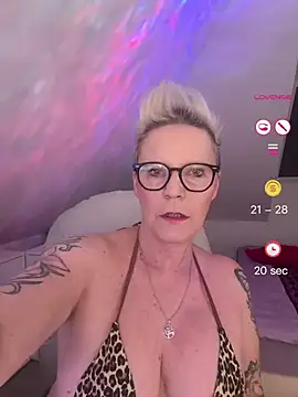Snapshot of German_Milf chatting on 05/03/26, 12:55 German Milf online show from 05/03/26, 12:55