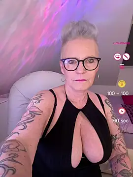 Snapshot of German_Milf chatting on 05/06/26, 01:27 German Milf online show from 05/06/26, 01:27