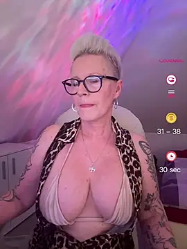 Snapshot of German_Milf chatting on 06/06/26, 01:16 German Milf online show from 06/06/26, 01:16