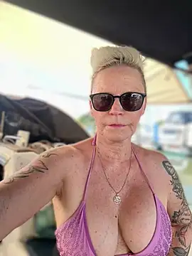 Snapshot of German_Milf chatting on 06/17/26, 09:34 German Milf online show from 06/17/26, 09:34