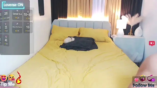 Snapshot of Ella_Fantasiax chatting on 03/05/25, 02:56 Ella Fantasiax online show from 03/05/25, 02:56