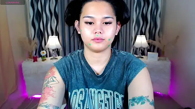 Snapshot of Ella_Fantasiax chatting on 10/05/25, 08:07 Ella Fantasiax online show from 10/05/25, 08:07