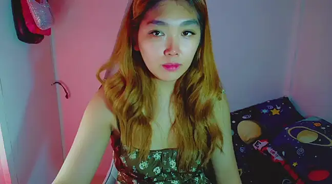 TR4NSCUTI3 online show from 12/14/24, 08:18