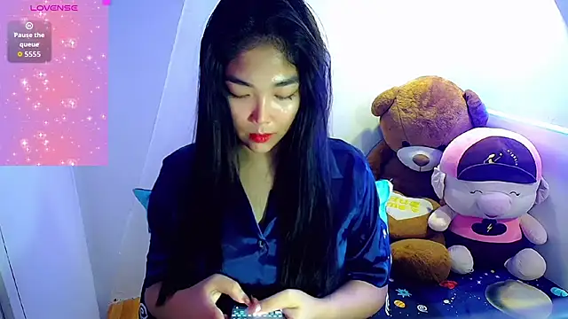 TR4NSCUTI3 online show from 09/29/25, 05:07