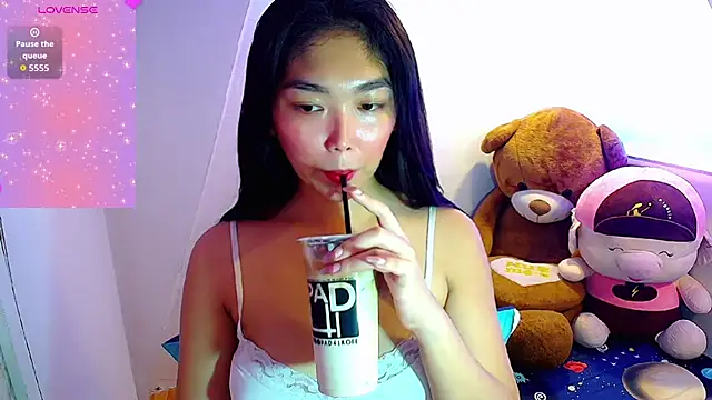 TR4NSCUTI3 online show from 10/11/25, 05:11