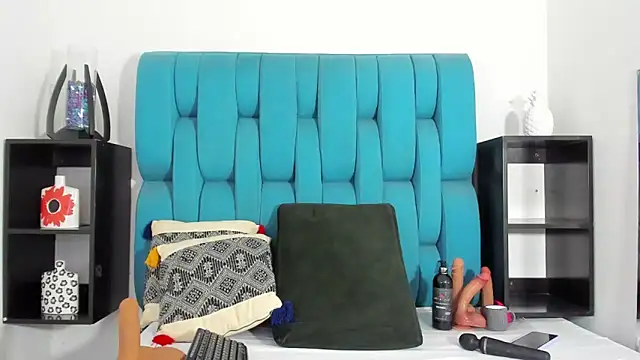 Keira Lennox online show from 03/06/25, 01:03