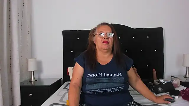 Keira Lennox online show from 11/20/25, 11:32