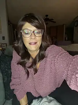 Snapshot of cowgirlc chatting on 02/22/25, 03:34 cowgirlc online show from 02/22/25, 03:34