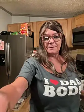 Snapshot of cowgirlc chatting on 09/24/25, 02:26 cowgirlc online show from 09/24/25, 02:26