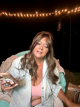 Snapshot of cowgirlc chatting on 09/25/25, 01:53 cowgirlc online show from 09/25/25, 01:53