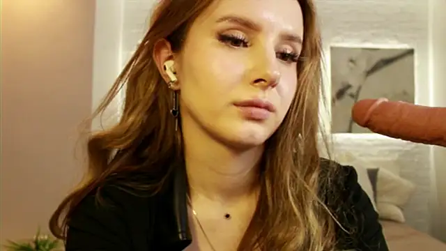 Betty June online show from 03/08/25, 12:22