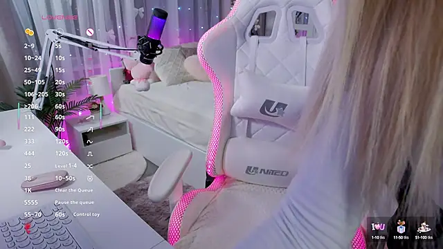 Snapshot of my--Polina chatting on 02/13/25, 09:49 my--Polina online show from 02/13/25, 09:49