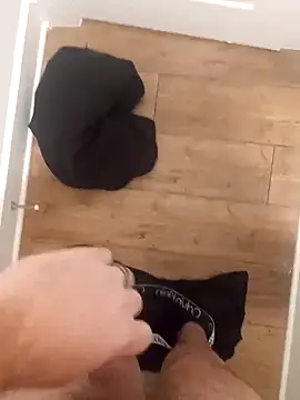 Snapshot of Mark_Dad chatting on 02/16/25, 11:16 Mark Dad online show from 02/16/25, 11:16