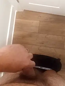 Snapshot of Mark_Dad chatting on 09/28/25, 11:48 Mark Dad online show from 09/28/25, 11:48