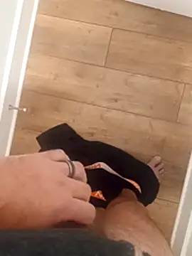 Snapshot of Mark_Dad chatting on 10/24/25, 09:28 Mark Dad online show from 10/24/25, 09:28