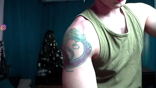 Snapshot of VIktorSecret chatting on 02/11/25, 01:51 VIktorSecret online show from 02/11/25, 01:51