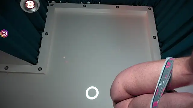 Snapshot of VIktorSecret chatting on 02/12/25, 07:23 VIktorSecret online show from 02/12/25, 07:23