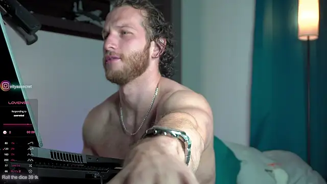 Snapshot of VIktorSecret chatting on 10/01/25, 05:13 VIktorSecret online show from 10/01/25, 05:13