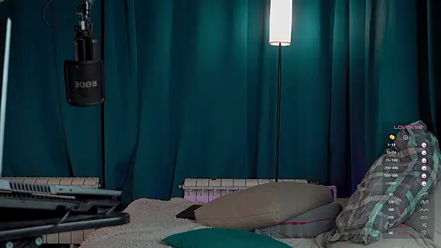 Snapshot of VIktorSecret chatting on 02/20/26, 04:42 VIktorSecret online show from 02/20/26, 04:42