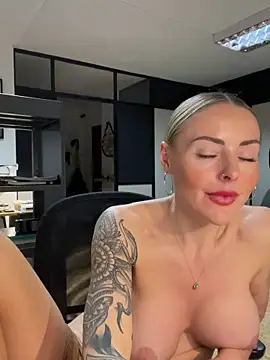 Snapshot of EmaSalis chatting on 02/23/25, 02:57 EmaSalis online show from 02/23/25, 02:57