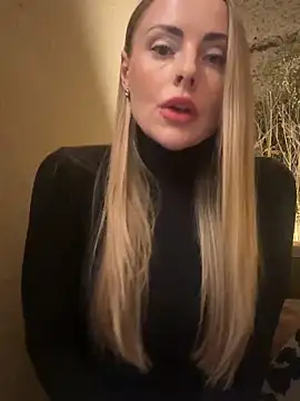 Snapshot of EmaSalis chatting on 02/27/25, 01:17 EmaSalis online show from 02/27/25, 01:17