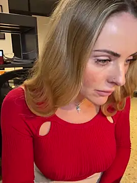 Snapshot of EmaSalis chatting on 03/22/25, 04:15 EmaSalis online show from 03/22/25, 04:15