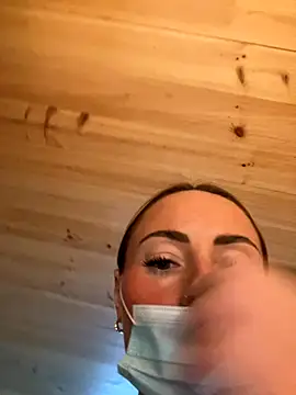 Snapshot of EmaSalis chatting on 09/24/25, 09:12 EmaSalis online show from 09/24/25, 09:12