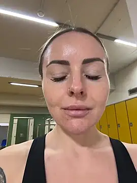 Snapshot of EmaSalis chatting on 02/14/26, 01:19 EmaSalis online show from 02/14/26, 01:19