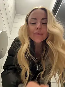 Snapshot of EmaSalis chatting on 02/26/26, 09:19 EmaSalis online show from 02/26/26, 09:19