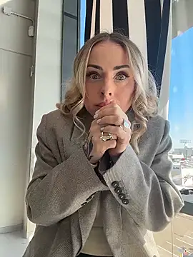 Snapshot of EmaSalis chatting on 03/09/26, 10:30 EmaSalis online show from 03/09/26, 10:30