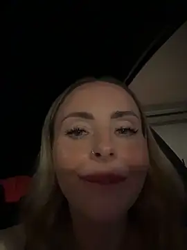 EmaSalis online show from 04/10/26, 11:48