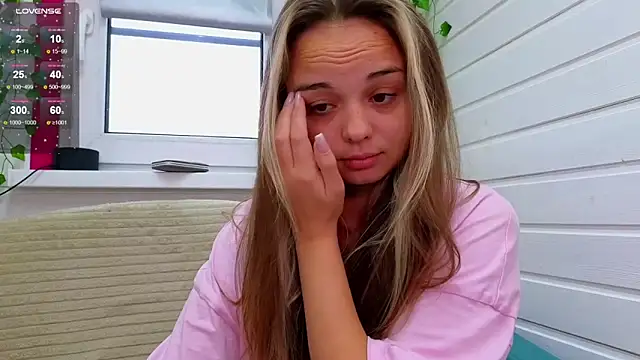 Misss Vikk online show from 10/18/25, 06:48