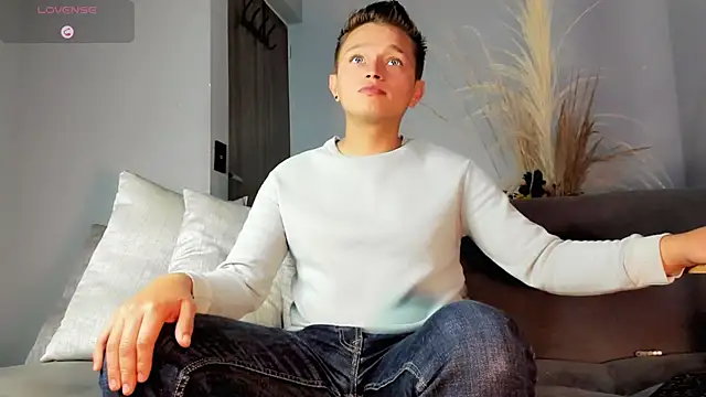 Snapshot of Tim_wolf chatting on 03/12/25, 03:13 Tim wolf online show from 03/12/25, 03:13
