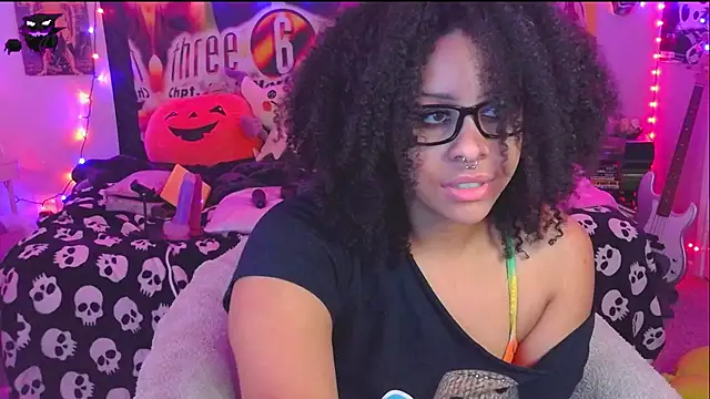 Snapshot of N1NT3NDH03 chatting on 01/18/25, 06:56 N1NT3NDH03 online show from 01/18/25, 06:56