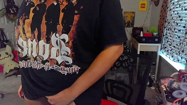 Snapshot of N1NT3NDH03 chatting on 09/25/25, 12:20 N1NT3NDH03 online show from 09/25/25, 12:20